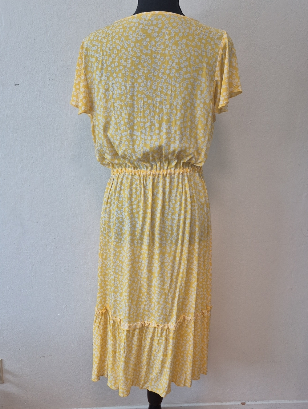 NWOT Yellow Floral Butterfly Summer Midi Dress Sz L - Picture 8 of 13